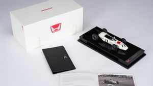 Peringati 60 Tahun Kemenangan di F1, Honda Luncurkan Edisi Terbatas Miniatur Mobil Balap Honda RA272