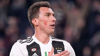 Mario Mandzukic Hangs Up