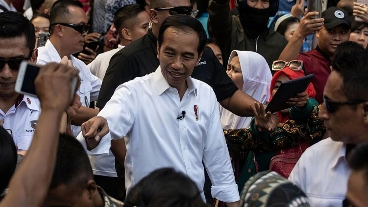 Pak Jokowi, Hanya Roy Suryo yang Konsisten Soal Ijazah Palsu, Tak Ada Kekuatan Besar di Belakangnya