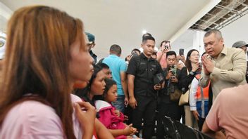 Flying To Manado, Minister Of Transportation Dudy Meets Victims Of Passengers KM Barcelona V