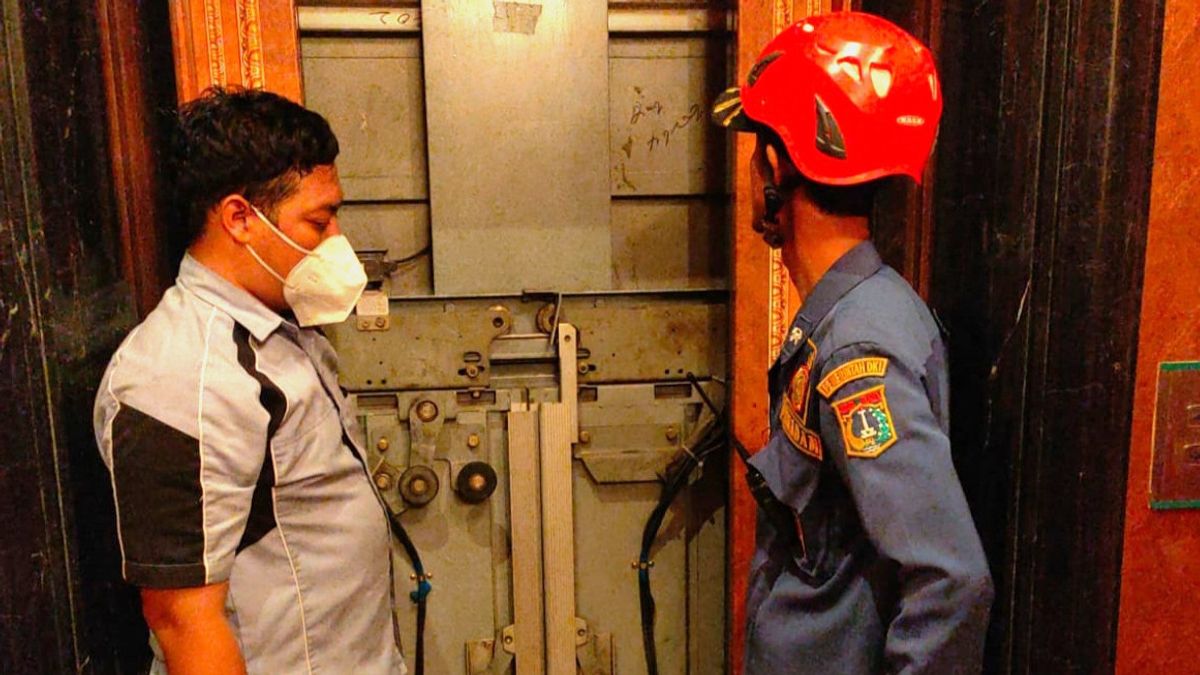 Power Outage, Residents Of Luxury Apartments On Jalan Jenderal Sudirman Stuck In Elevator On Floor 20