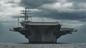 Prajurit AS Terluka di Atas Kapal Induk Abraham Lincoln, Dievakuasi ke Daratan