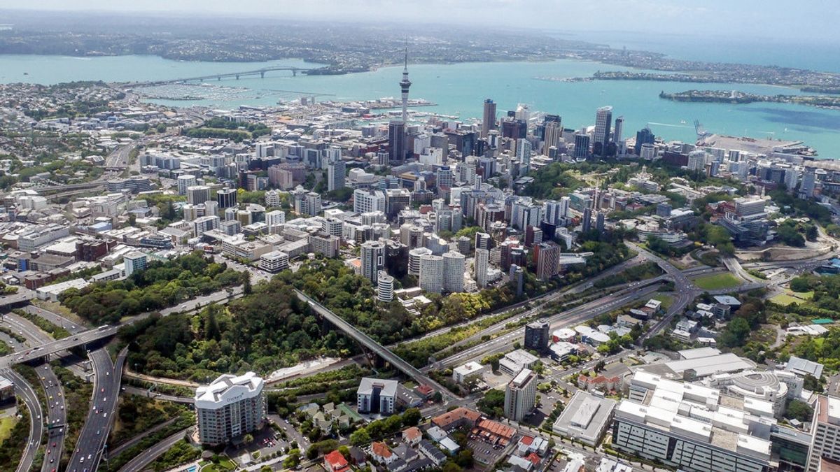 Thousands Of New Zealanders Evacuated After A 3 Meter Height Tsunami Warning