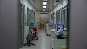 بدأت غرفة العناية المركزة لمستشفى الإحالة COVID-19 في جاكرتا في الانخفاض