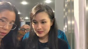 Reaksi Sandra Dewi Usai Diperiksa 10 Jam oleh Kejagung atas Kasus Korupsi Suaminya