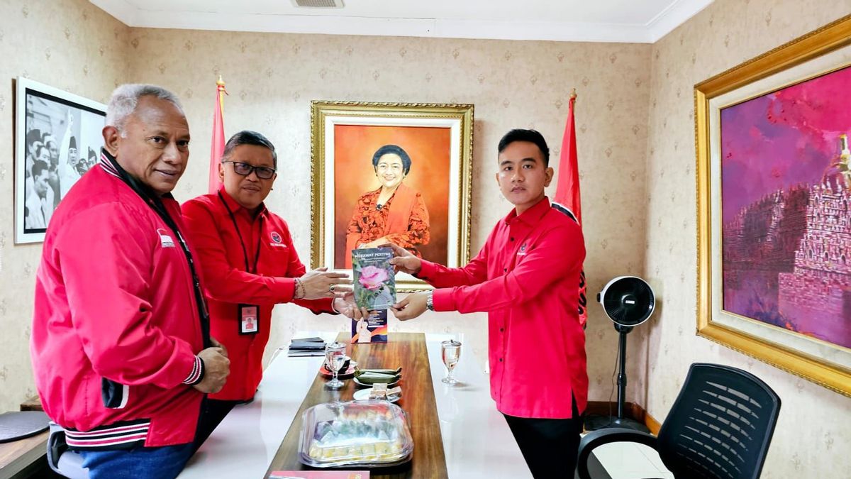 PDIP Secretary General Delivers Megawati's Message To Gibran: Beware Of Political Manuver