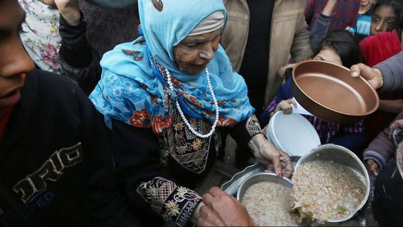 Kelaparan di Gaza Memburuk Seiring Tutupnya Puluhan Dapur Umum Akibat Persediaan Bahan Baku Menipis