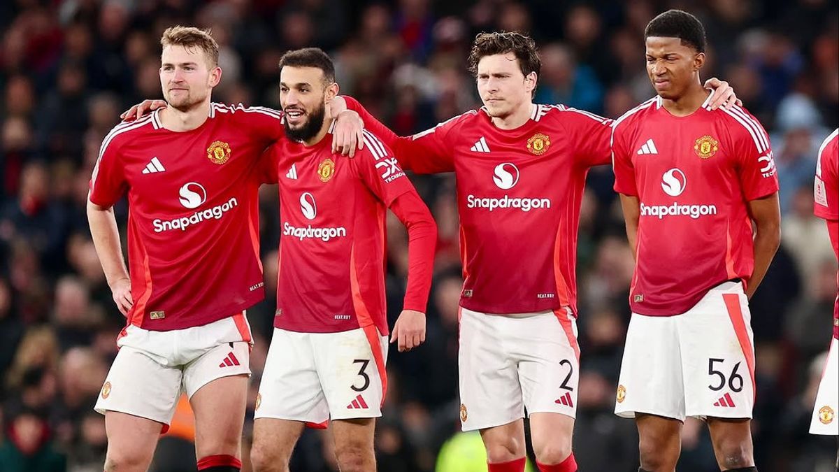 Suporter Manchester United Didesak untuk Mengenakan Pakaian Hitam sebagai Simbol Klub Sekarat