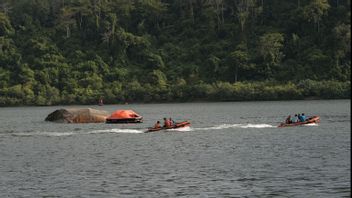 過失とされる、ヌサカンバンガン海域に沈んだ船の船長は容疑者です。