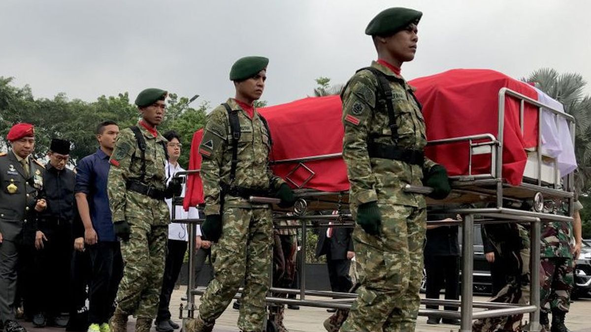 TNI Commander General Agus Leads Doni Monardo Funeral Ceremony