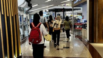 Survei Ungkap Konsumsi Kelas Menengah Bergeser, Gaya Hidup Dipangkas