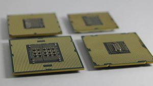Intel Rilis Jadwal Peluncuran Chip Baru, Fokus pada Efisiensi Energi dan Kecerdasan Buatan