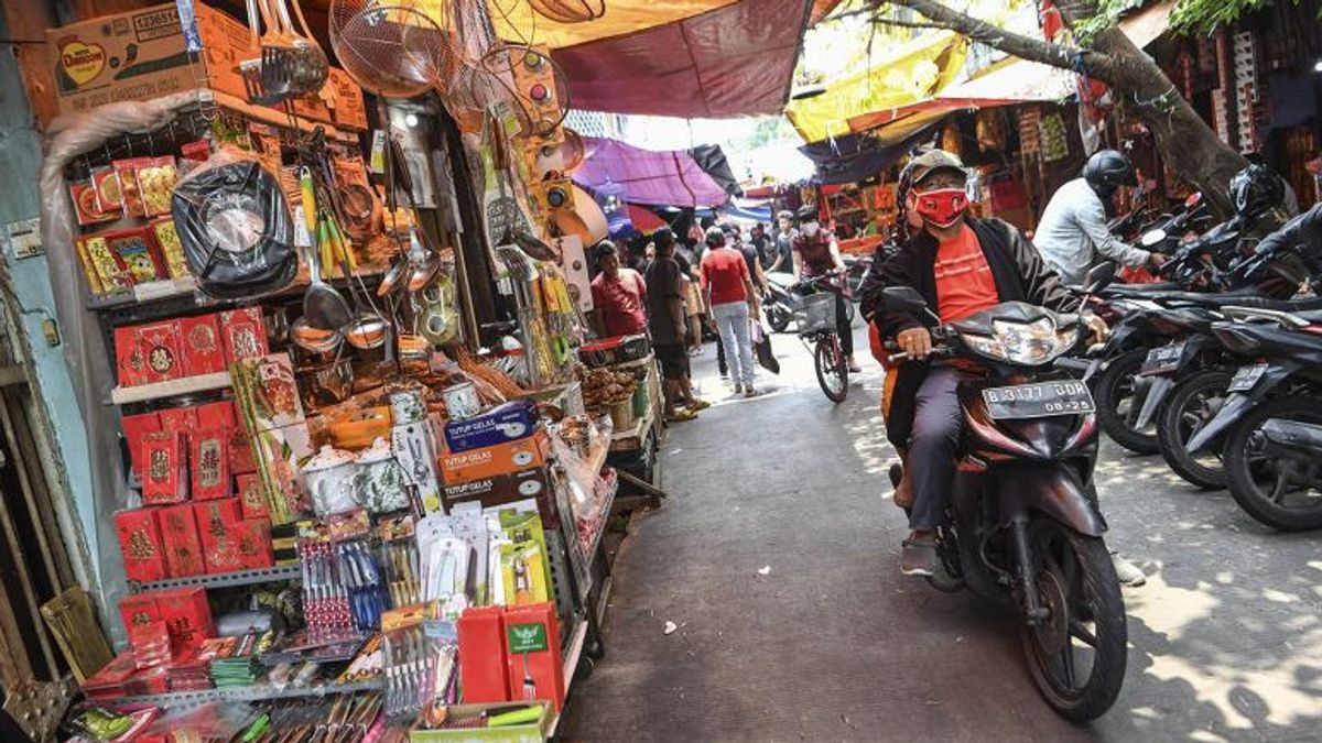 Don't Want To Look Shabby, West Jakarta City Government Asks Street Vendors In Petak Nine To Maintain Cleanliness