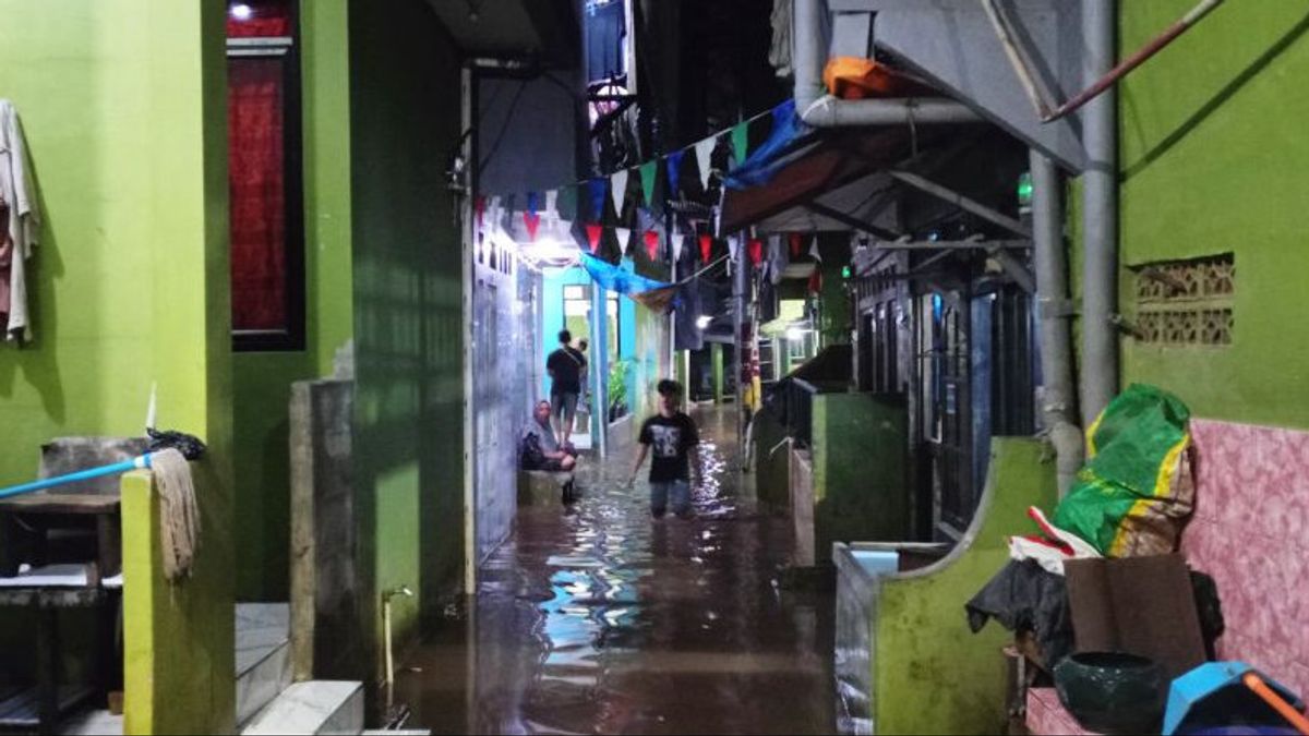 Les inondations à Jakarta ne sont pas encore complètement redescendues, 30 RT sont toujours inondées samedi matin