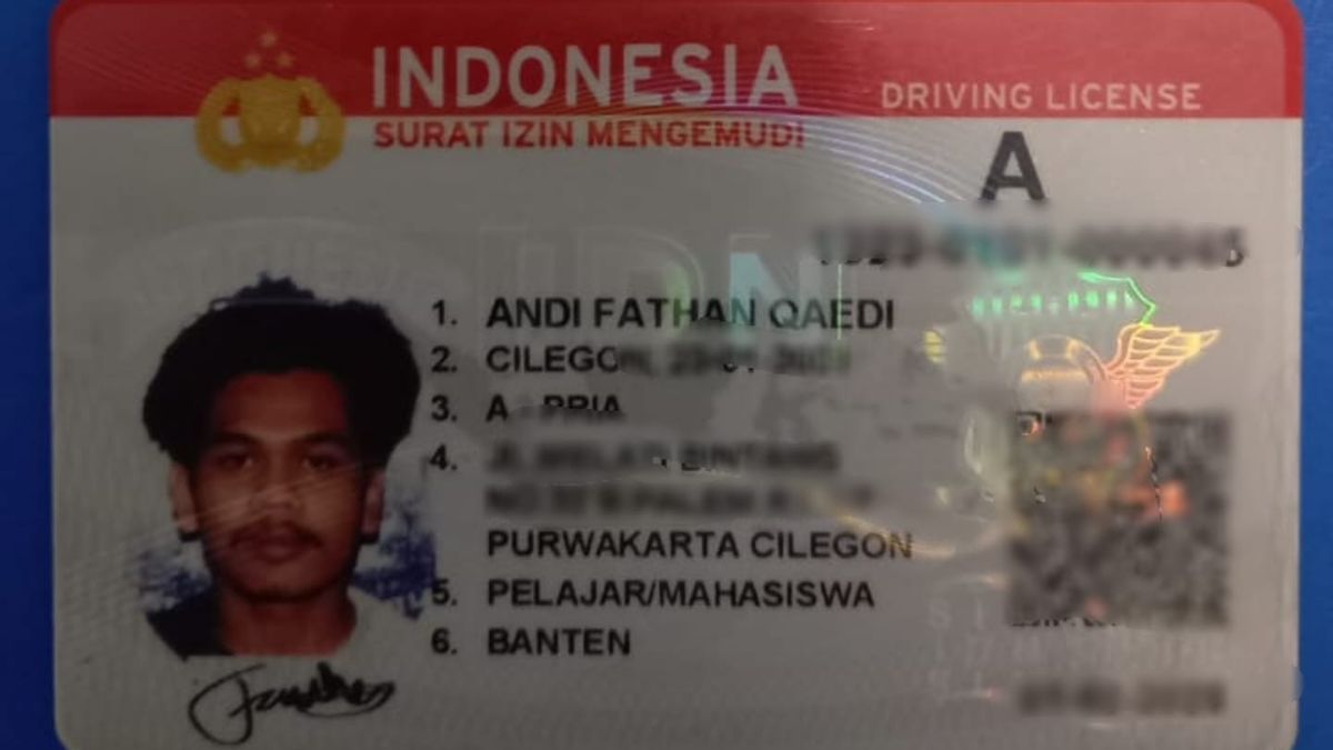 Disadvantaged SIM And ID Card, Mobilio Driver Identity In Depok A Student