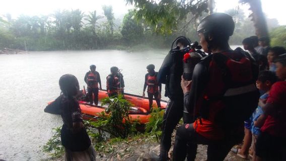 Tim SAR Temukan Pemancing Tenggelam di Sungai Lombok Barat