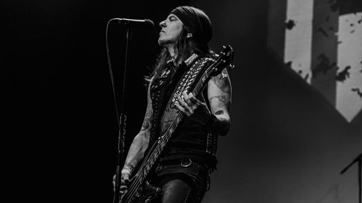 Rachel Bolan Withdraws From The Skid Row Tour Because Of Urgent Family Affairs