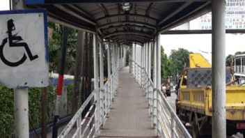 ina, un lycéen, victime d'abus au JPO Jatinegara, un officier de transjakarta est juste un décisiveur