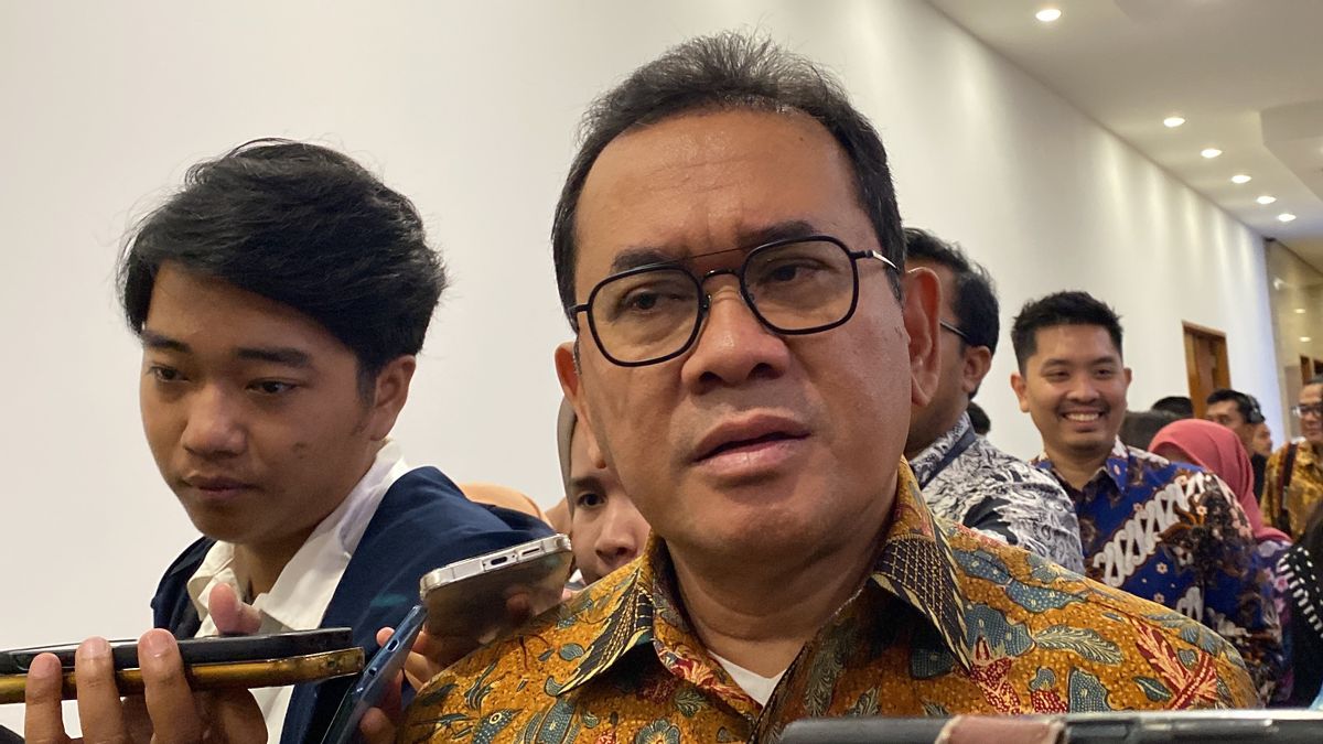 Minister Of Trade Budi Ensures Revision Of Permendag 8/2024 To Be Completed This Week