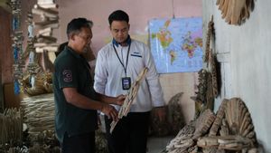 PNM ULaMM Denpasar Customer Turns Beach Wood Waste into Export-Worthy Crafts