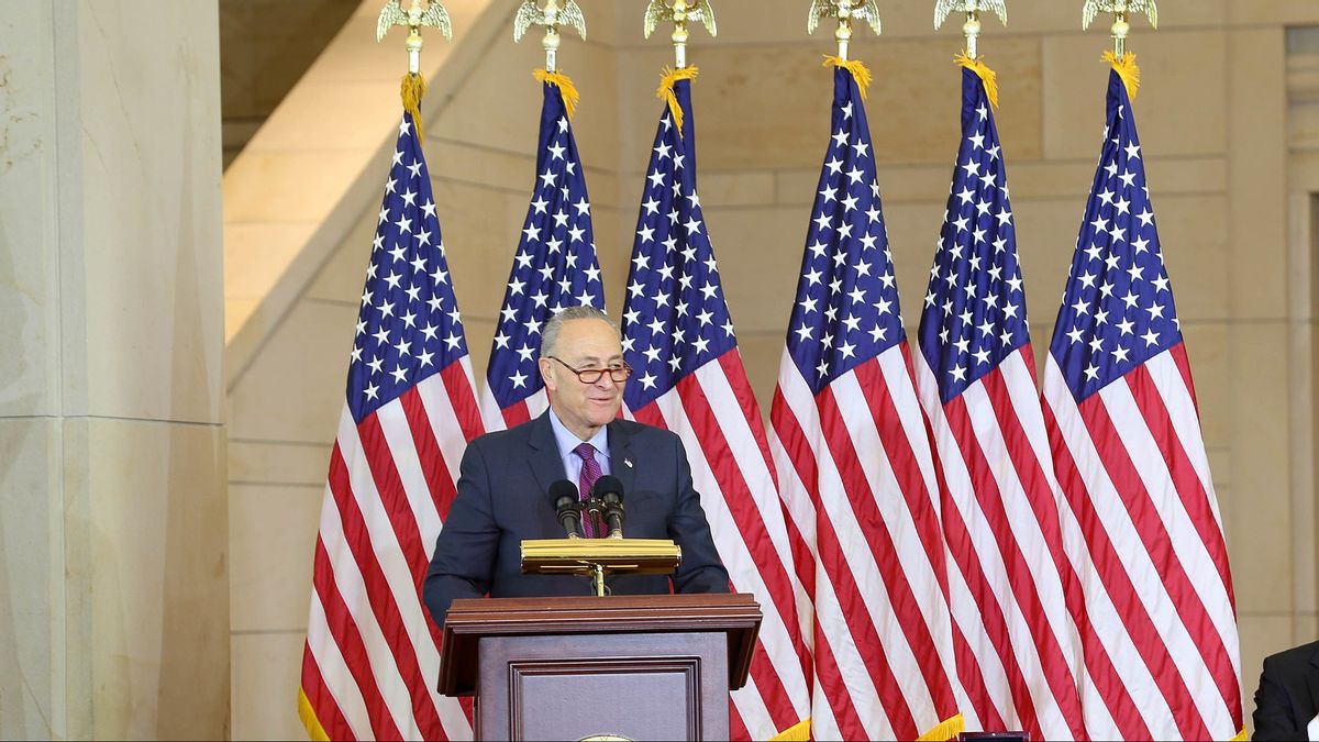 参议员查克·舒默：美国不会前进，直到爱泼斯坦丑闻的真相被揭露