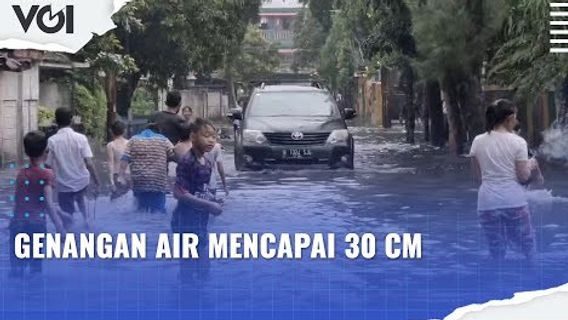 视频：下雨，雅加达的多条道路被洪水淹没