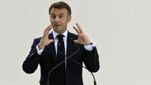 Presiden Macron Bilang Operasi Militer di Selat Hormuz Tidak Realistis