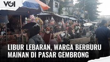 VIDEO: Libur Lebaran, Warga Berburu Mainan di Pasar Gembrong