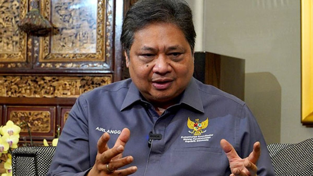 Airlangga氏は、海外でのインドネシア市民の支出は324兆ルピアの損失を引き起こす可能性があると述べた。