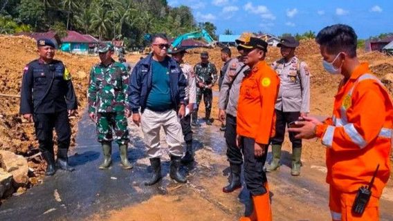 10 Hari Terputus, Akses Jalan di Pulau Serasan Sudah Bisa Dilalui Kendaraan Pascalongsor