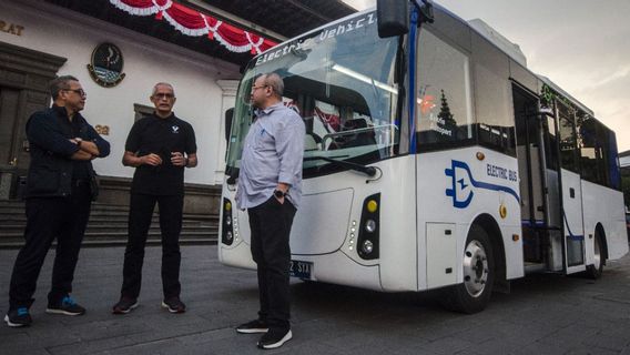 VKTR renforce les services commerciaux de véhicules électriques B2G et B2B