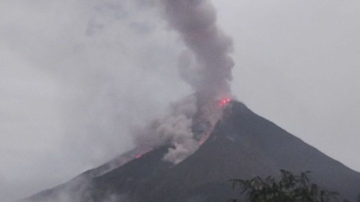 カランゲタン・スルト山の噴火後も避難生活を続けている28家族