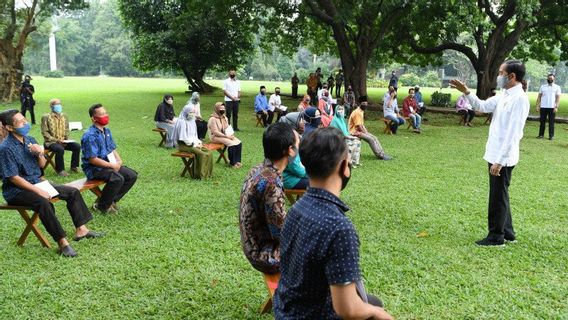 Dari Pedagang Kelontong Hingga Pedagang Telur Gulung Dapat Bantuan Presiden Senilai Rp2,4 Juta