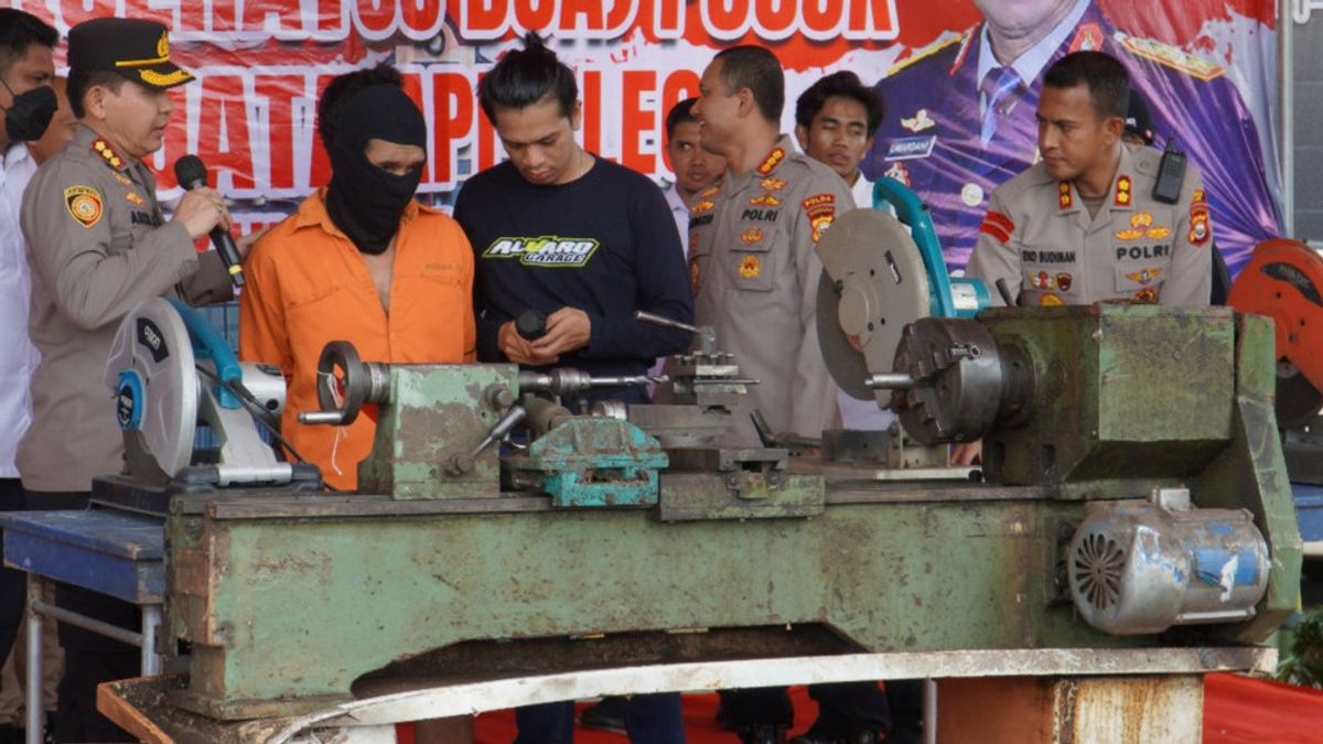 The Senpi Builder Arrested By The Bengkulu Police Was Able To Build A Weapon Similar To AK47