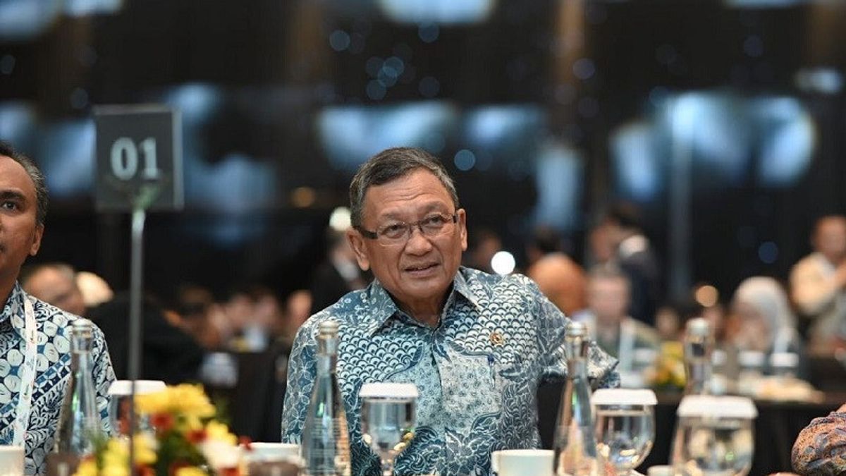 وزير الطاقة والثروة المعدنية يشرح جهود إندونيسيا فيما يتعلق بالطاقة النظيفة في منتدى في باريس