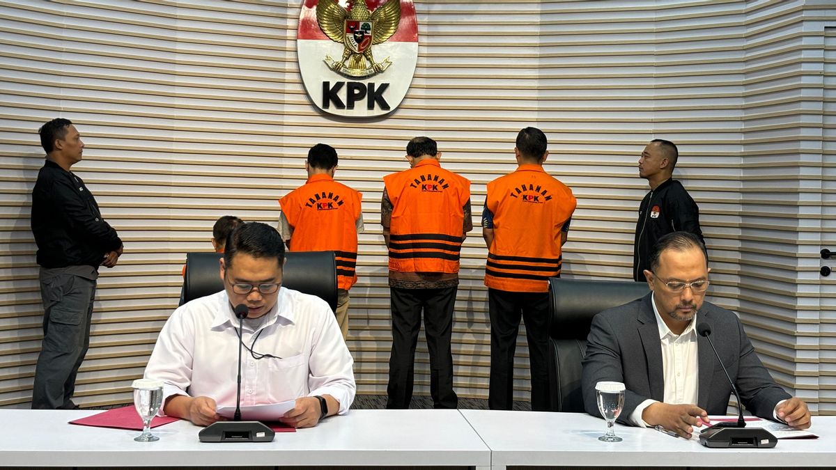 L’ancien secrétaire de Bandung, Ekm Sumarna, et 3 membres de la DPRD Omni orange, arrêtés par le KPK