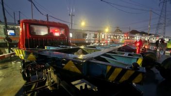 KA Harina Tabrak Truk di Perlintasan Kaligawe Semarang