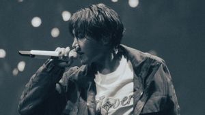 主办方为雅加达的J-Hope音乐会提供了五张照片点