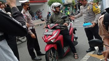 Pritt... Got Zebra Operation 5 Motorists In Blitar Directly Injected With Vaccines