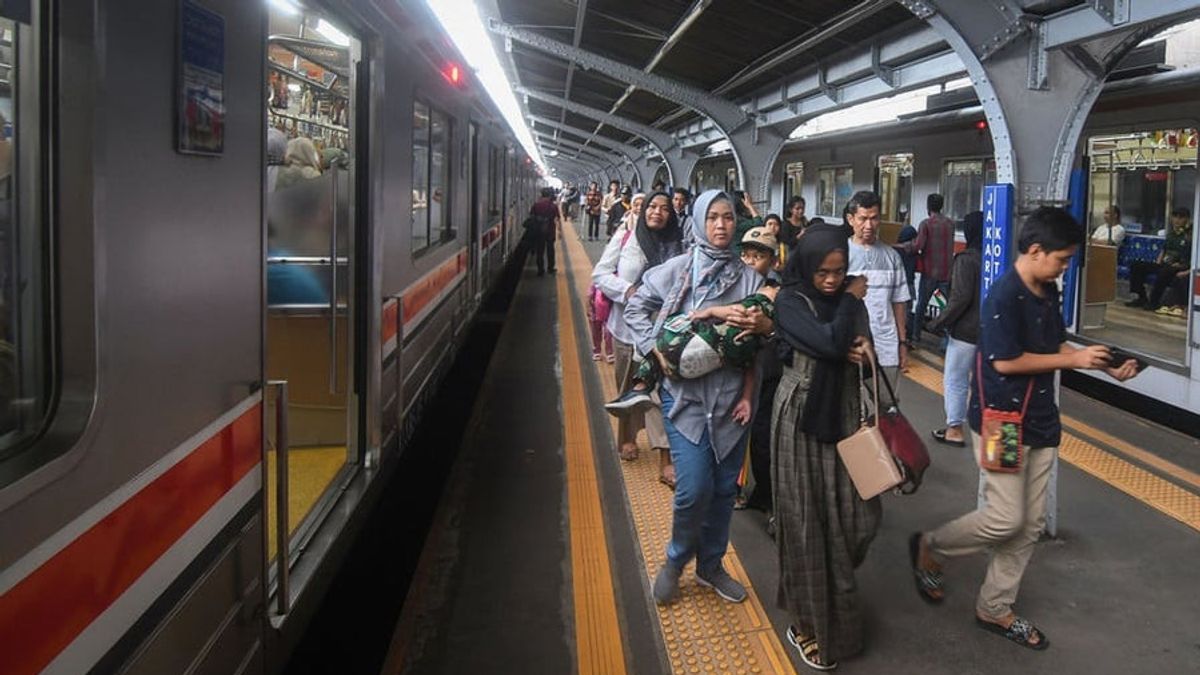 Jabodetabek KRL Ticket Subsidy Polemic Based On NIK: The Goal Is Good, But Potentially Causes Social Class