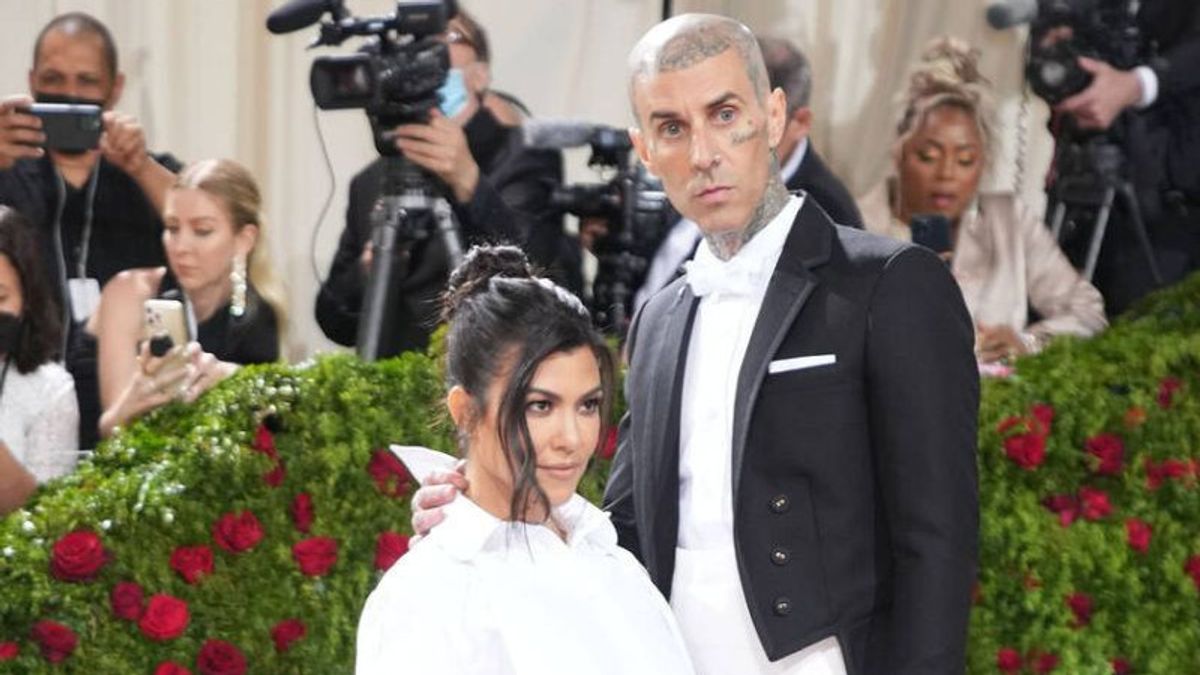 幸福地从此之后，Kourtney Kardashian和Travis Barker在意大利结婚