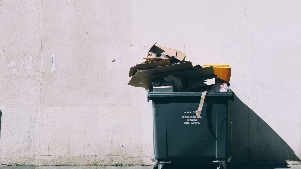 为了在该国有废物管理,它需要强有力的法规。