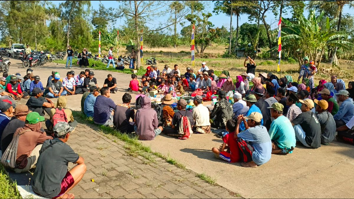 aronia de la nature et des traditions à Tanjung Lasung tour, paysans célébrant Sedekah Bumi