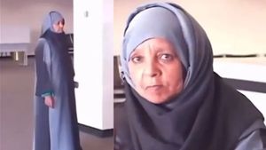Fakta di Balik Video Wanita dengan Paspor “Torenza” di Bandara JFK yang Picu Teori Konspirasi