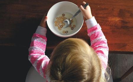 Bunda Bingung Mengukur Porsi Makan Anak? Coba Lakukan Hal Ini