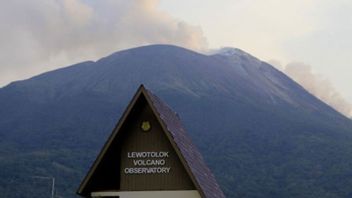 Mount Ile Lewotolok 2 Times Eruption, Vomits 700 Meters Of Abu Capai