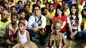 Ketum PSI Kaesang Berikan Kiat-kiat Kewirausahaan kepada Anak-anak Muda di Sentani Papua