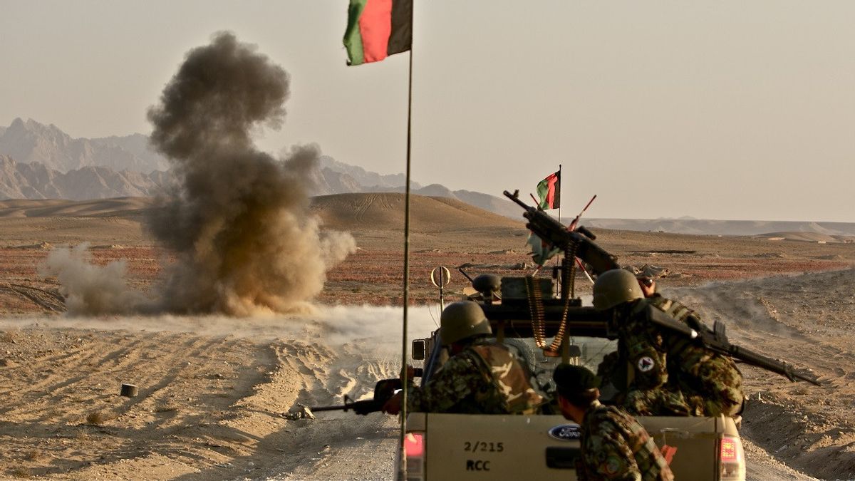政府軍を倒し、タリバンがアフガニスタンの主要な国境を越える - イラン