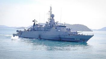 غرق HTMS Korvette Sukhothai وفقدان 33 من مشاة البحرية ، وتايلاند تنشر سفنا حربية وطائرات هليكوبتر للبحث