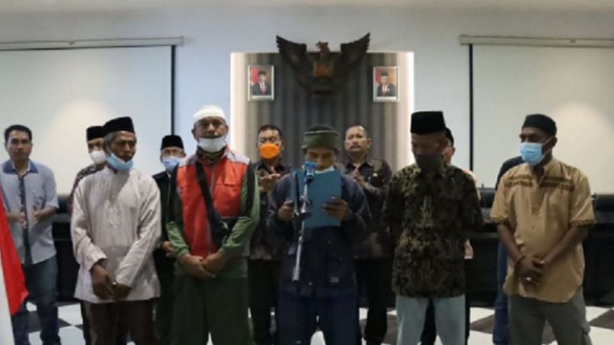 カラワンのキラファトゥル・ムスリムの信奉者たちがインドネシア共和国に忠誠を誓う